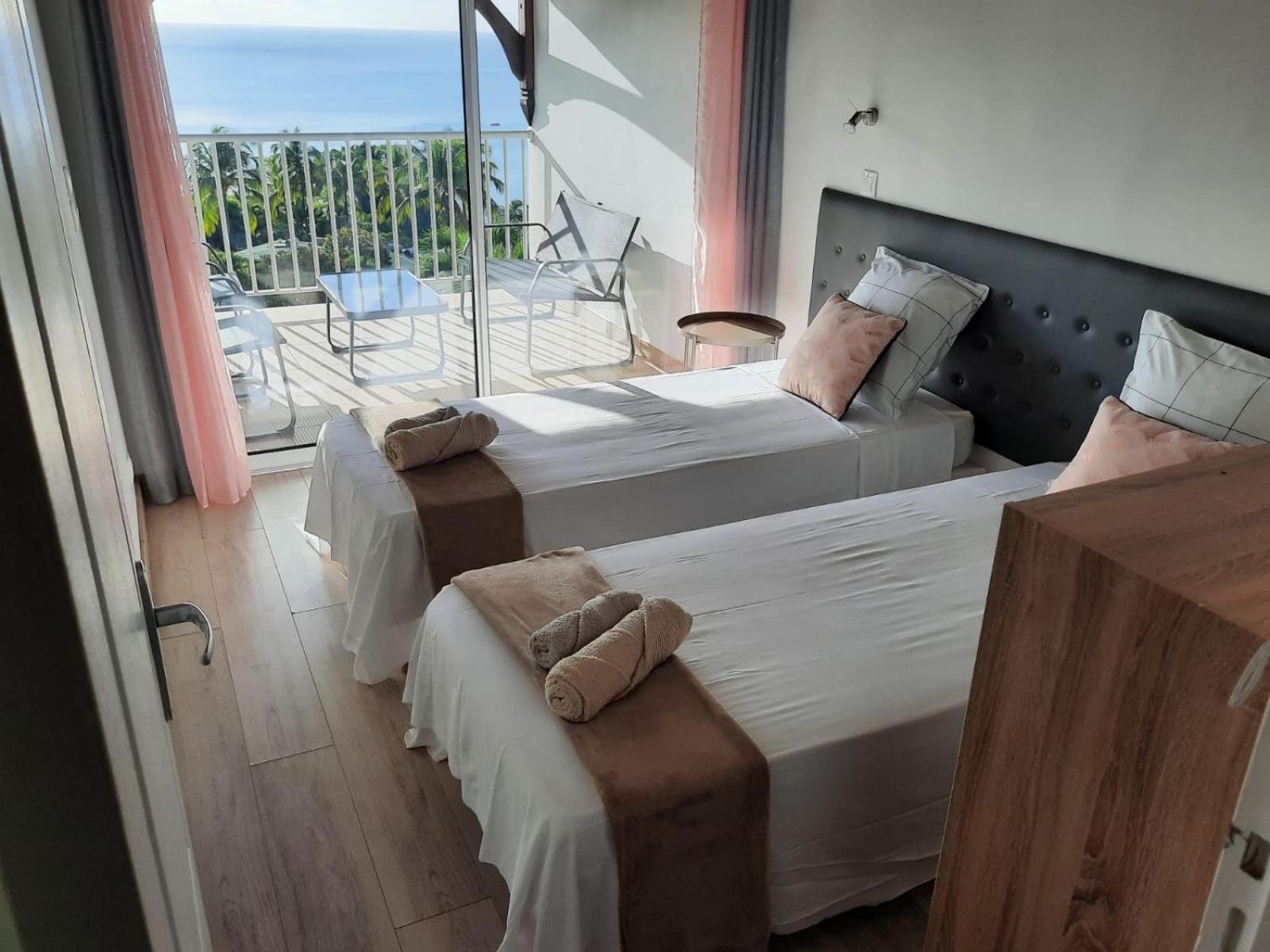Duplex Rose Porcelaine - Vue Mer- Malendure 부이영뜨 외부 사진